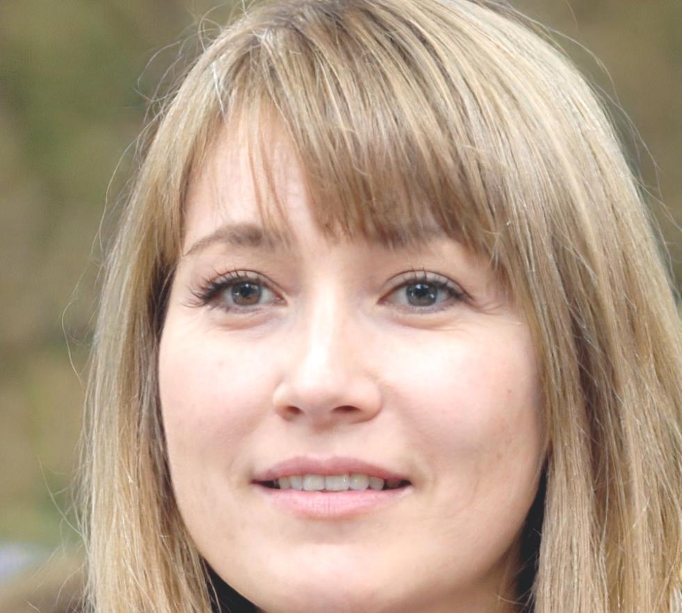Dr. Anna Schmidt - Finanzbildungsexpertin